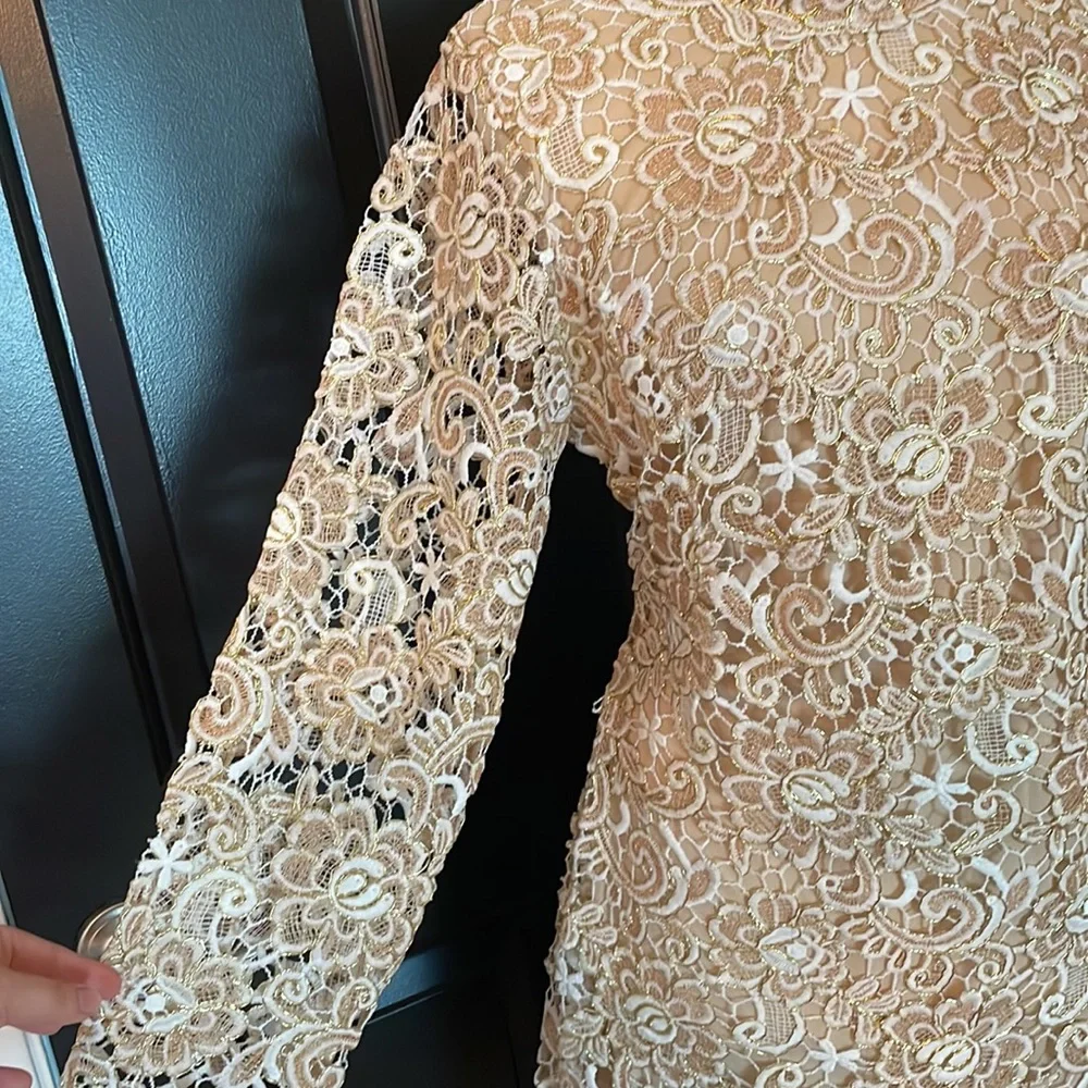 Venus | Open Back Lace Dress - Picture 4 of 11